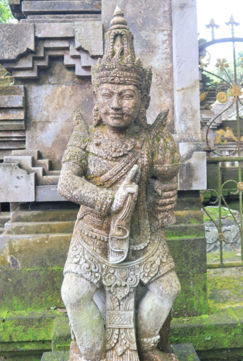 Patung Dewa Maheswara