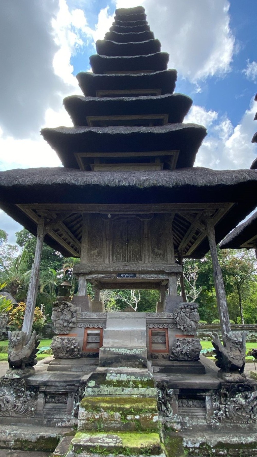 Pelinggih Ulunsiwi (Meru Tumpeng 11)