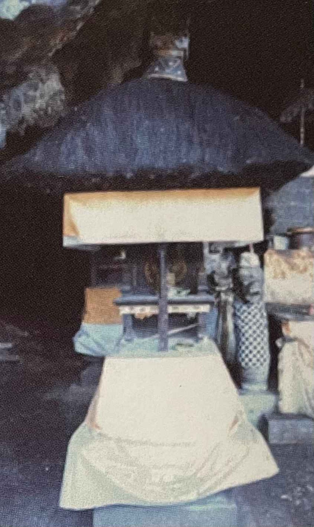 palinggih sakaluwang stana mpu kuturan